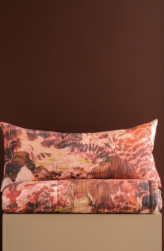 Floresta Merlot Comforter
