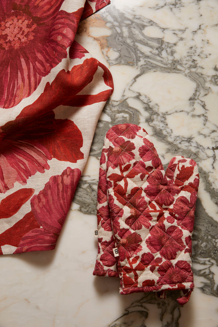 Leon Cerise Oven Mitts Set of 2