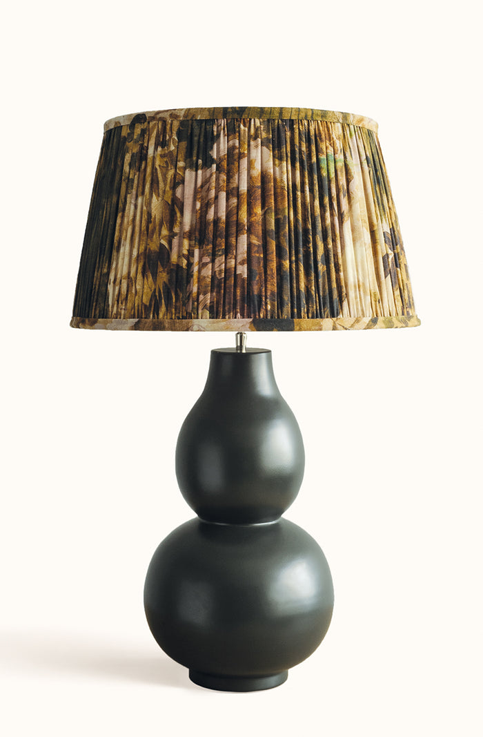 Curvo Liquorice Lamp