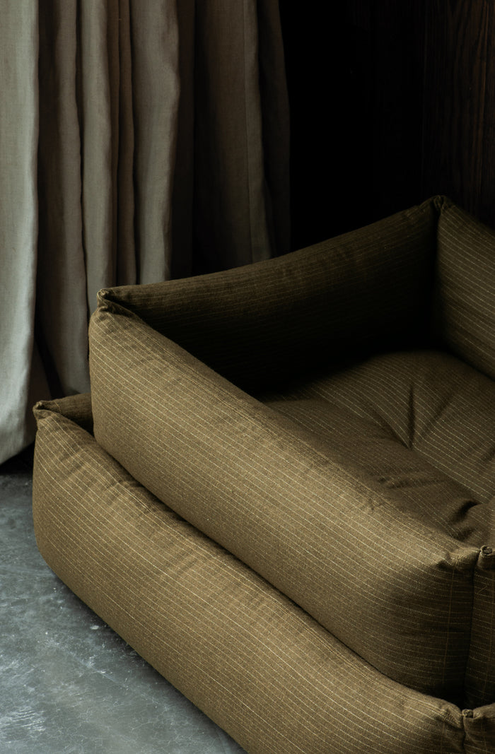 dark hazel stripe pet bed