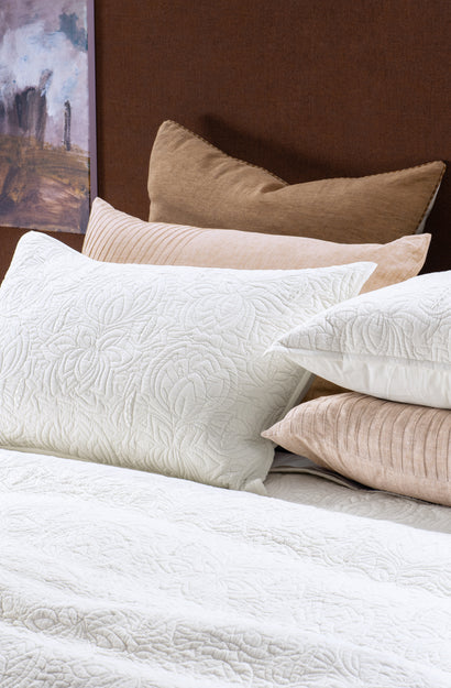 Fleur de l'Eau Ivory Pillowsham Pair