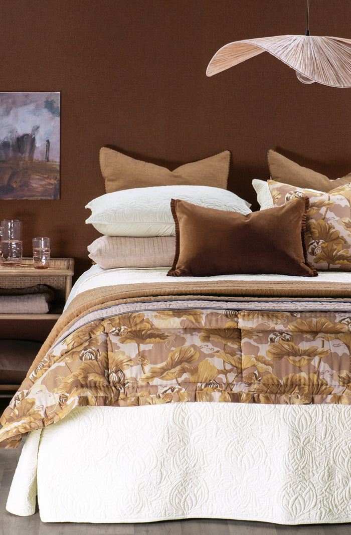 Fleur de l'Eau Ivory Bedspread