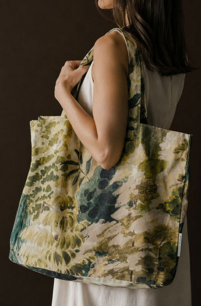 Floresta Verde Tote Bag