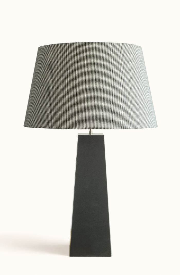 Quattro Liquorice Lamp