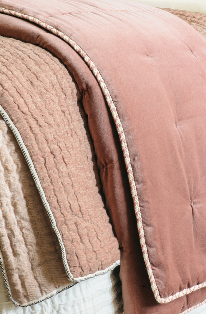 Treccia Deep Rose Comforter