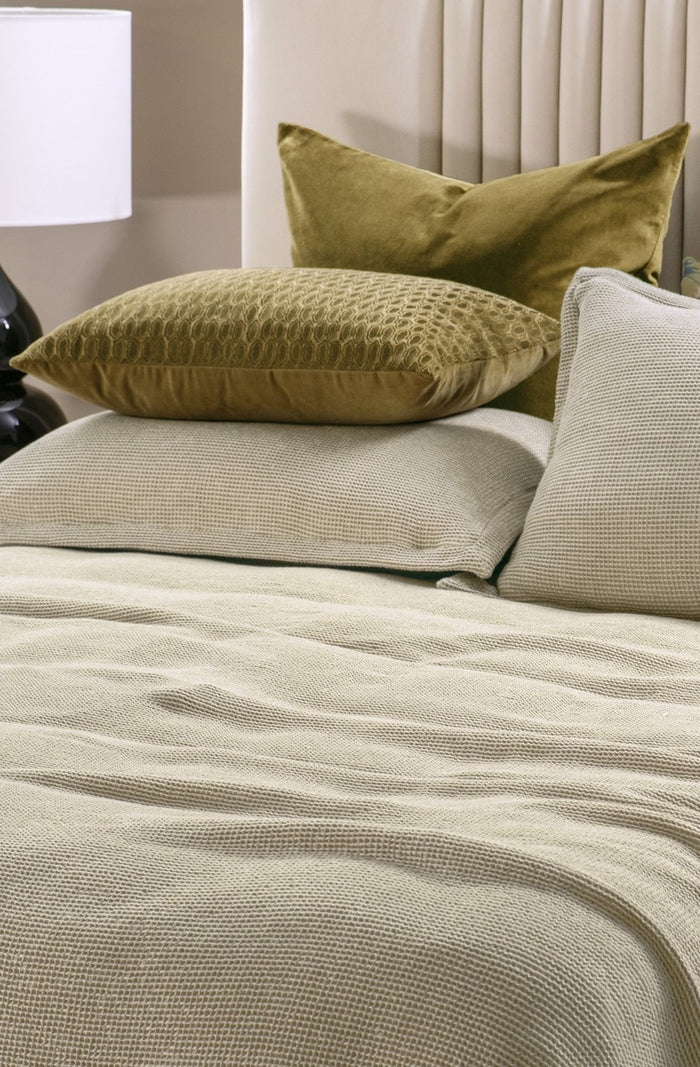 Treccia Olive Eurocase Pair