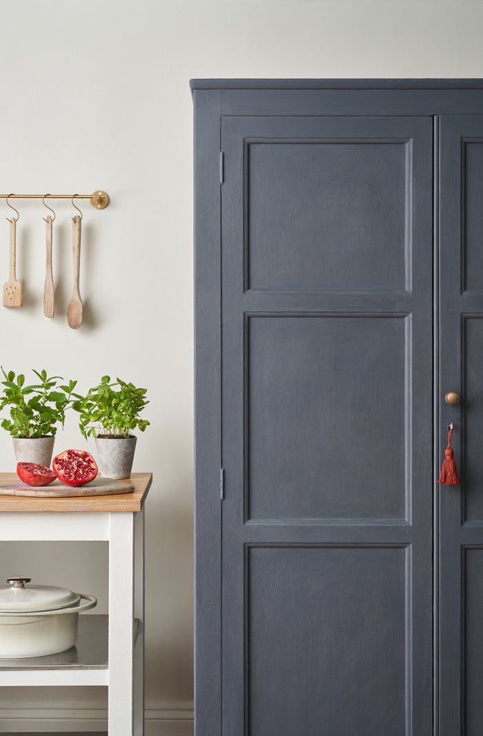 Chalk Paint™ by Annie Sloan - Whistler Grey