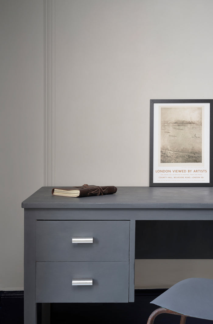 Chalk Paint™ by Annie Sloan - Whistler Grey