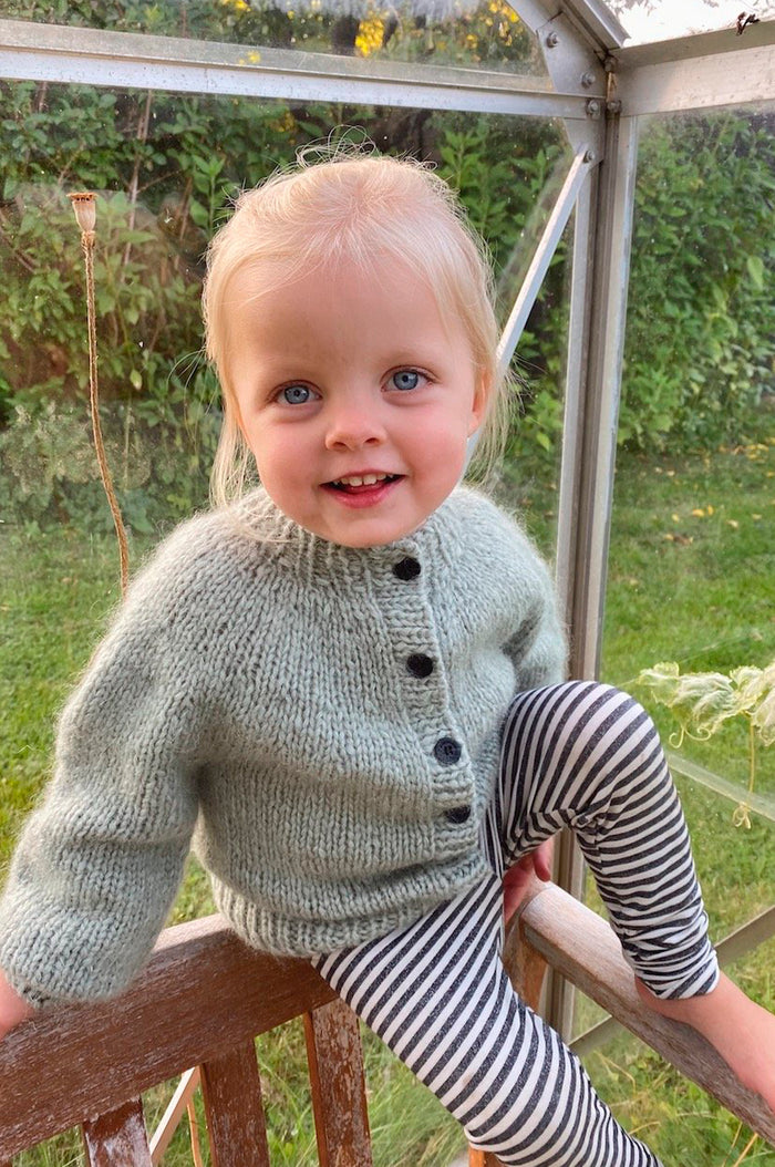 Novice Cardigan Mini Pattern - Chunky Edition