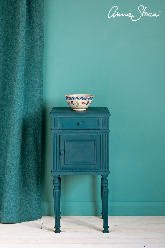 Chalk Paint™ by Annie Sloan - Aubusson Blue