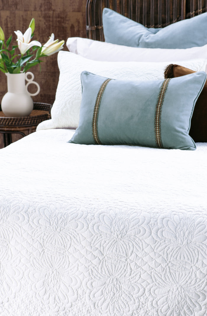 Fontanella White Bedspread