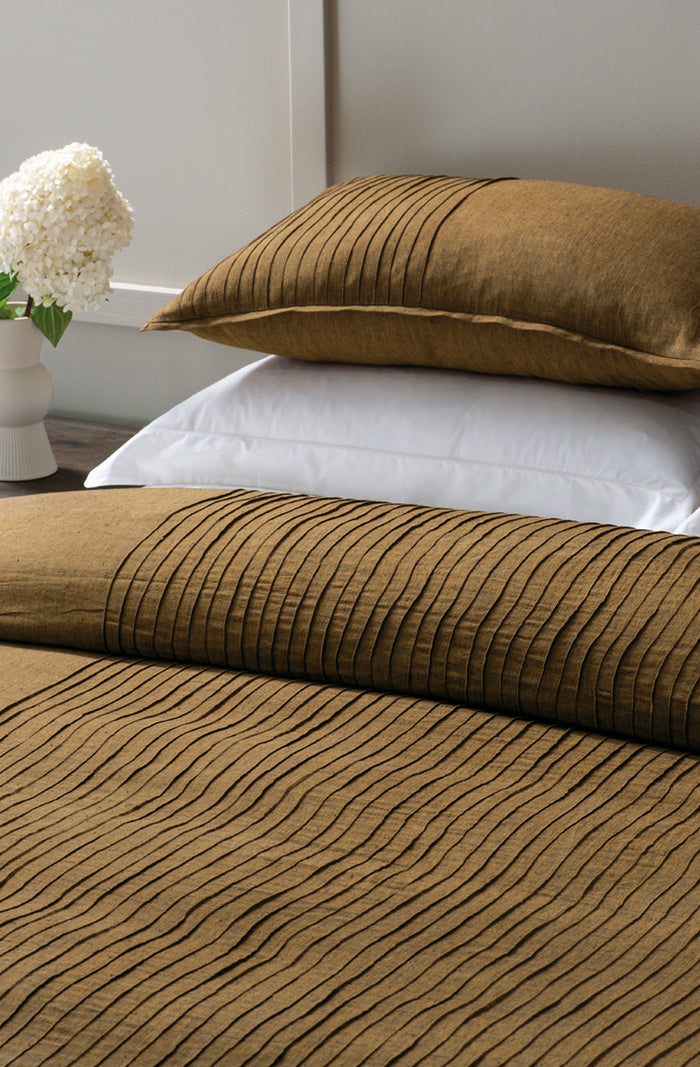 Kaiyu Dark Ochre Duvet Cover Set
