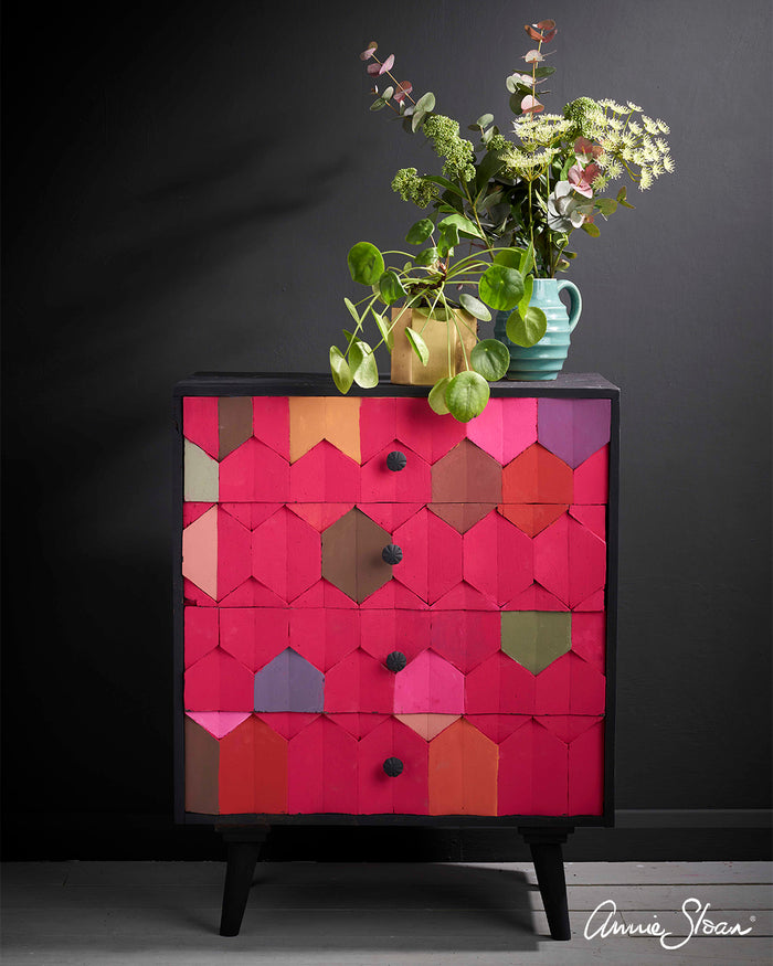 Chalk Paint™ by Annie Sloan - Capri Pink