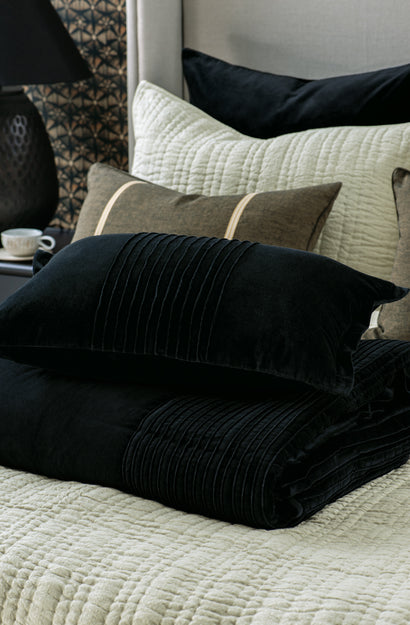 Piega Black Cushion
