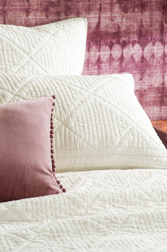 Mateo Lavender Quartz Cushion