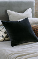 Petalo Black Comforter