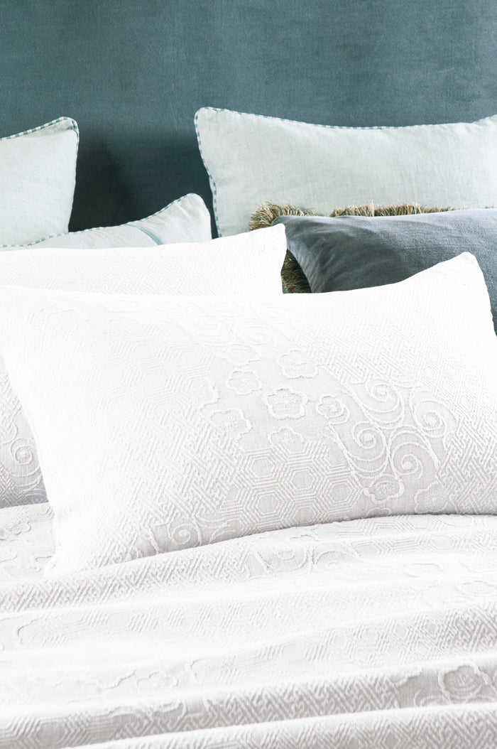 Senpo White Pillowcase